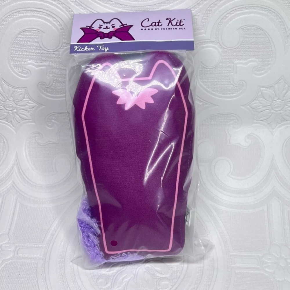 NWT✨ Pusheen Cat Kit Box Exclusive Vampire Vampurr Casket Kicker Toy Halloween
